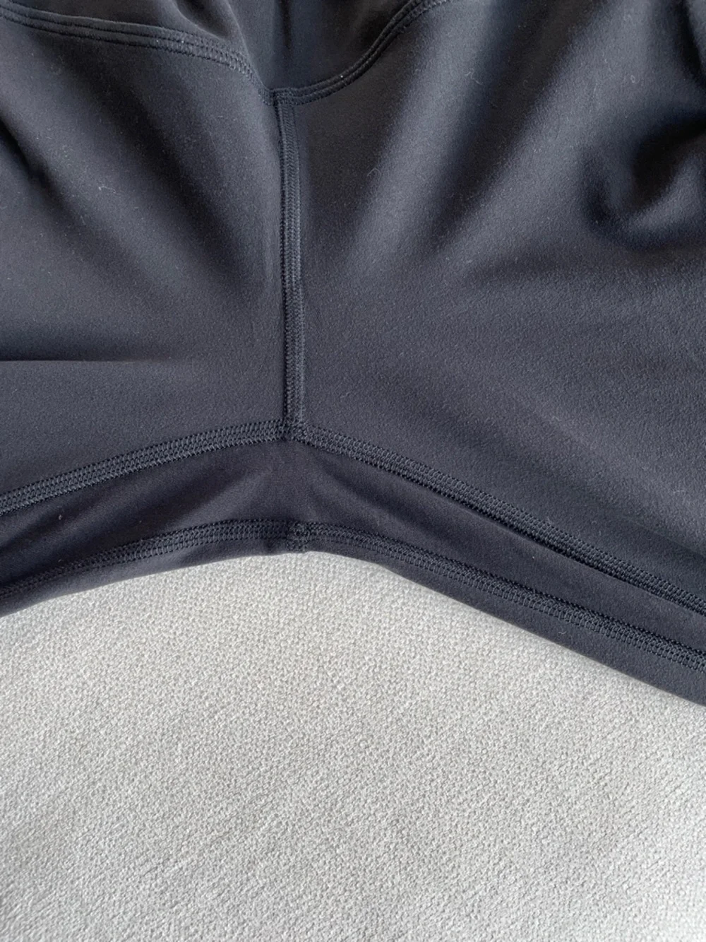 Lululemon Align Scalloped Hem High-Rise Crop 23", Size 2
Black - Picture 7 of 10